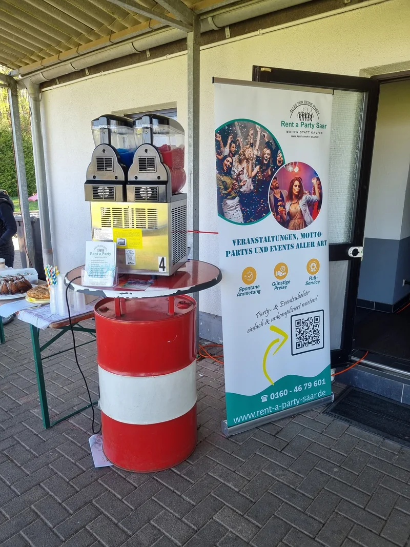 Slushmaschine bei einem Vereinsfest als Beispiel für einen Getränkestand