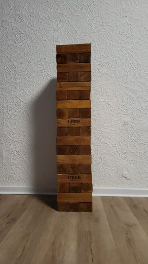 XXL Jenga Wackelturm aus Hartholz mieten