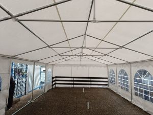 Festzelt 5 x 10 Meter – inkl. Seitenplanen, weiß, mit Bodenrahmen