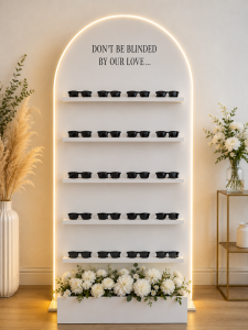 Brillenwand mit LED-Beleuchtung mieten