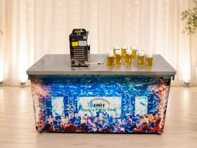 Bier-Komplettpaket – Zapfanlage, Theke & 35 Bierkrüge
